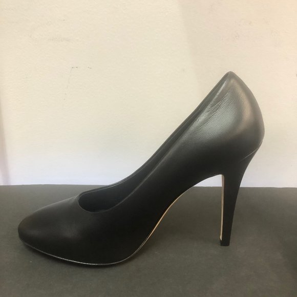 Chanel Lambskin Black Pumps size 38, 7.5 US - Picture 9 of 16